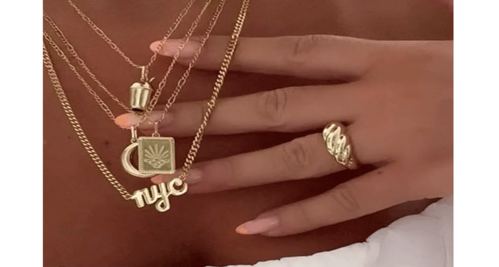 How to Accessorize with Brooches: Elevating Your Style with Elegance and Versatility