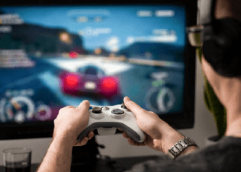 Exploring Cross-Platform Game Play and Its Growing Appeal